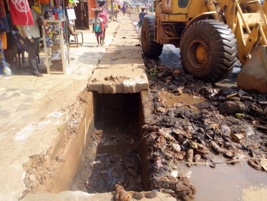 Flood Alert  : Anambra Govt Embarks On Desilting  Of Drainages