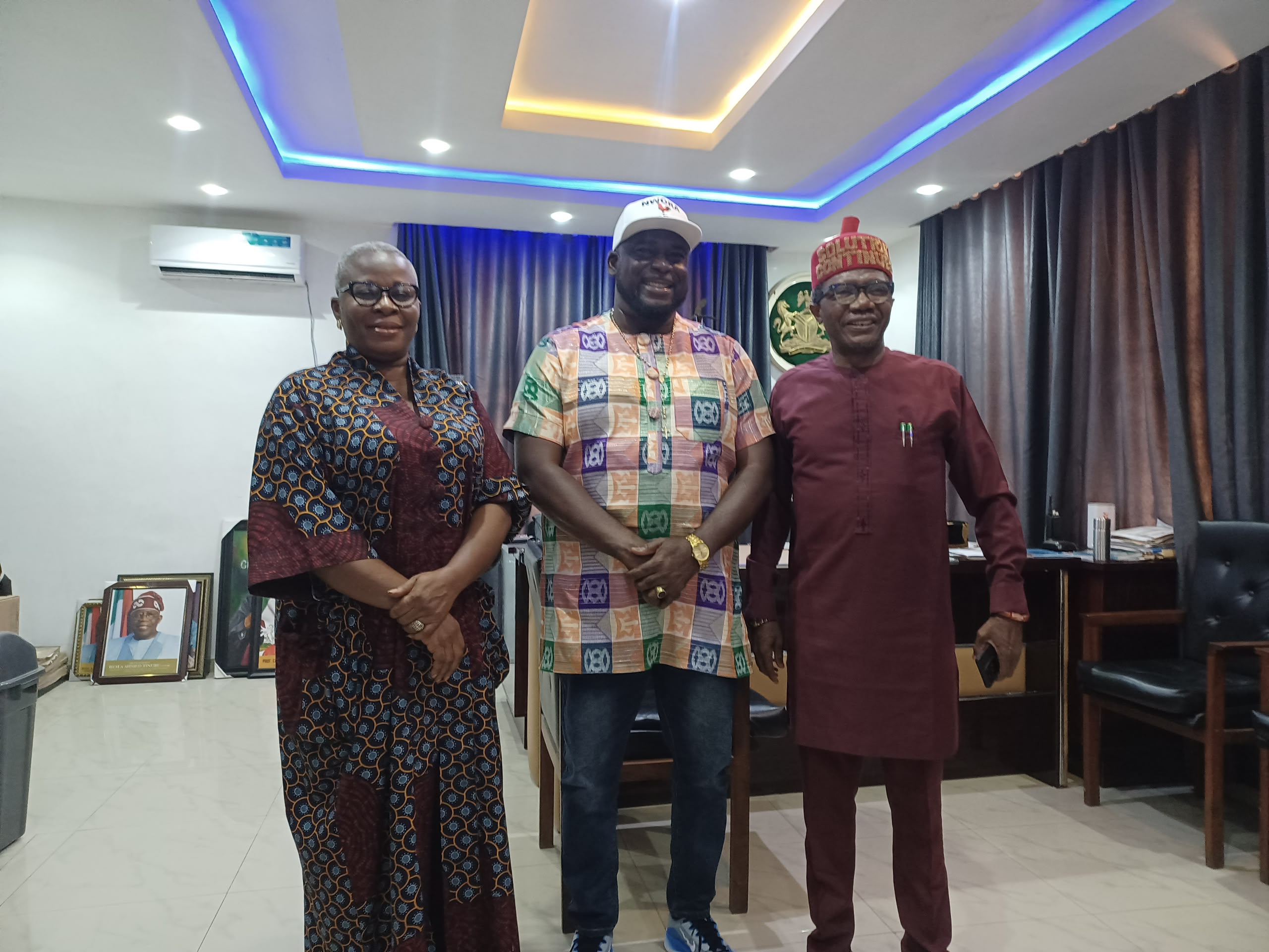 Anambra Information Commissioner, Mefor Visits ABS Onitsha, Tours Facilities
