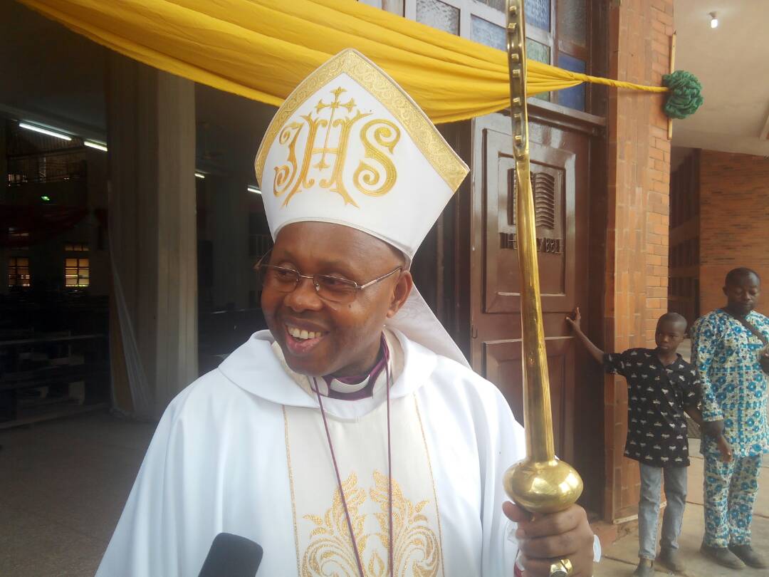 Archbishop Ibezim Empowers 4 Widows At Mgbakwu