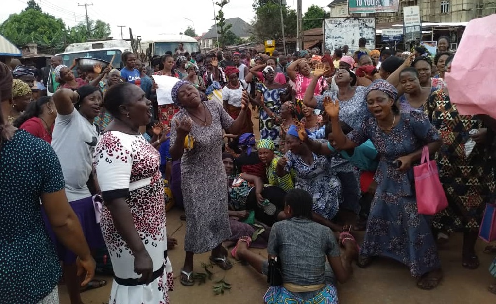 Oko Women Protest Against Sand Excavation In Community