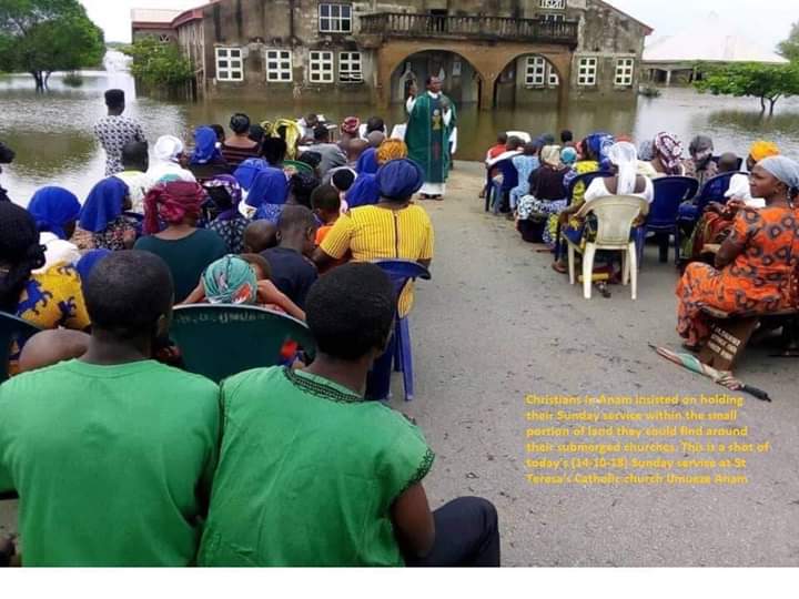 Church Members  Defy  Flood In Umueze Anam, Hold Mass On Open Ground