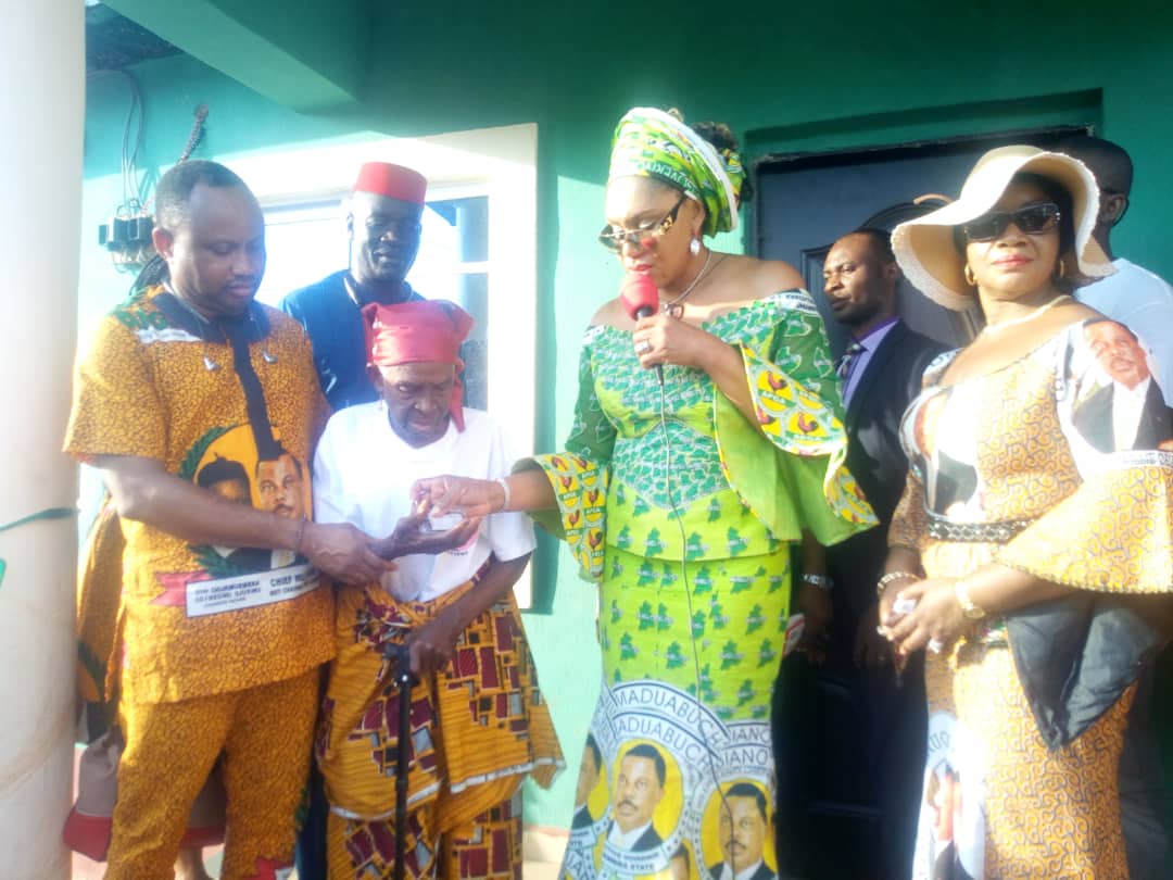 Mrs Obiano Hands Over 4 Fully-Completed Bungalows to Widows and Indigent Persons in Ogbunike and Aguleri