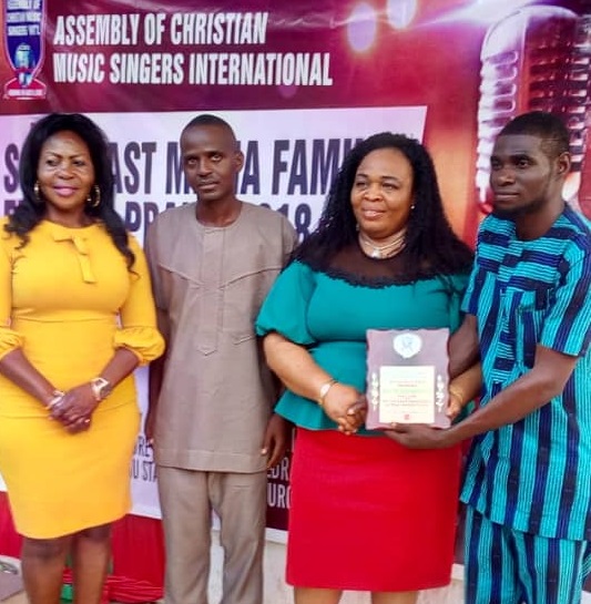 ABS Staff Ify Unachukwu Wins Best Soul Lifting Presenter Of The Year Award