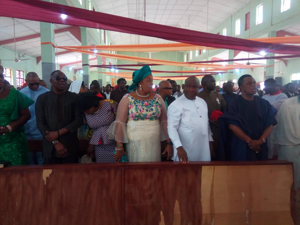 Senator Umeh Goes To Special Thanksgiving Service At Aguluzuigbo