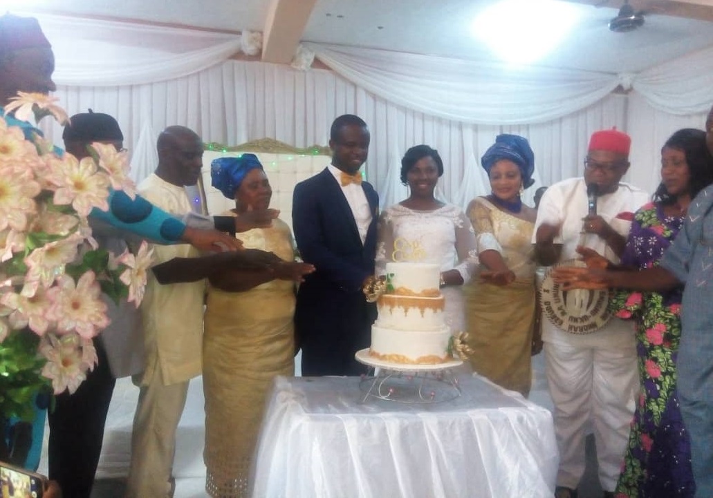 Emeka Modilim Of ABS Weds Chinelo Medebem