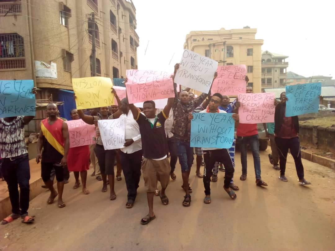 Odor Rubber Iyiowa Odekpe Residents Protest Power Blackout