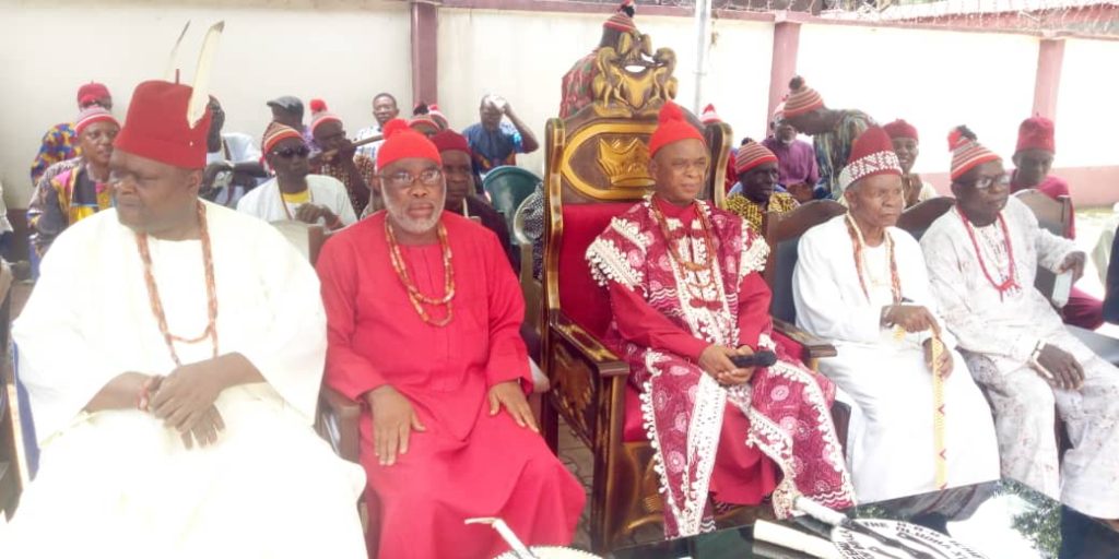 New Ihiala Monarch Oluoha Obidiegwu Sues For Peace, Extends Hands Of Fellowship