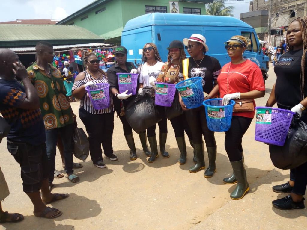 Operation Dobe Anambra Ocha : Receptacles, Safety Wears Distributed To Eke Awka Market Traders