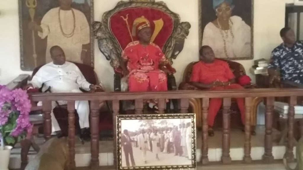 UNIZIK VC Esimone  Visits Awka Monarch, Obi Gibson Nwosu