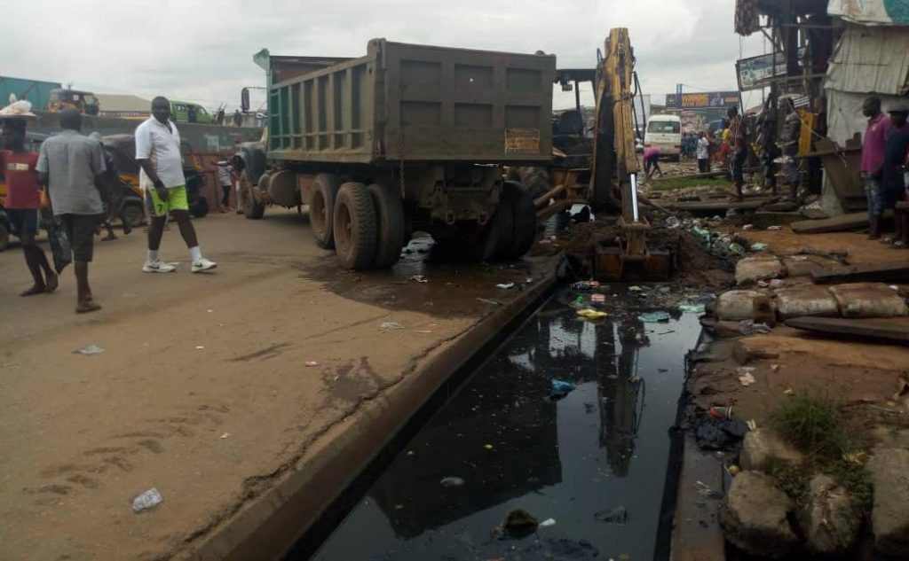 Flood : Anambra Environment Ministry Desilts More Drainages  In Onitsha