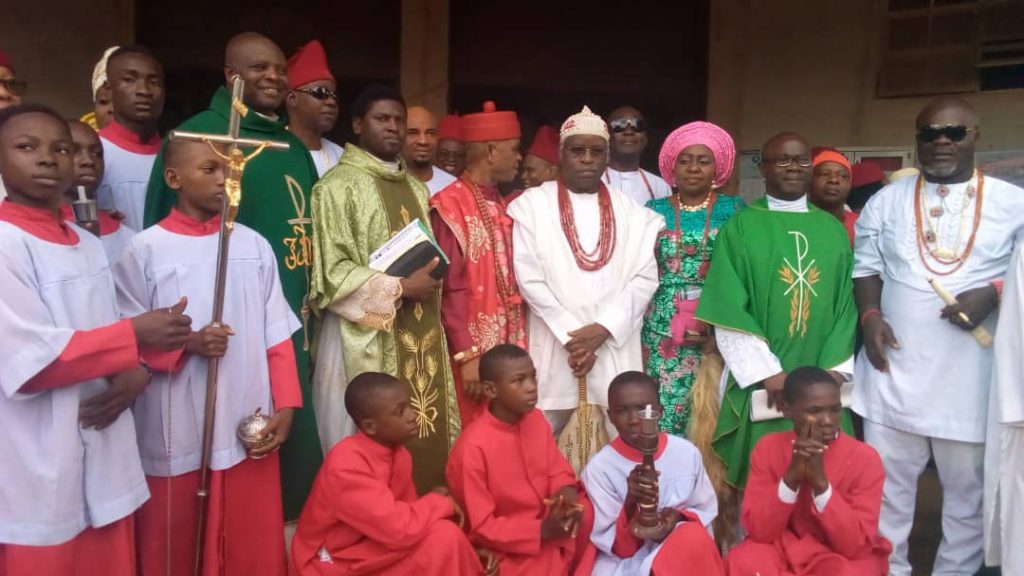 Ofala Festival : Igwe Obidiegwu Confers Chieftaincy Titles  On Deserving Ihiala People