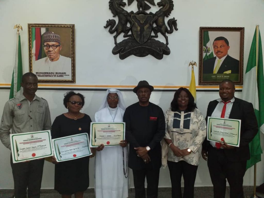 World Teacher’s Day : Obiano Receives Award Winners