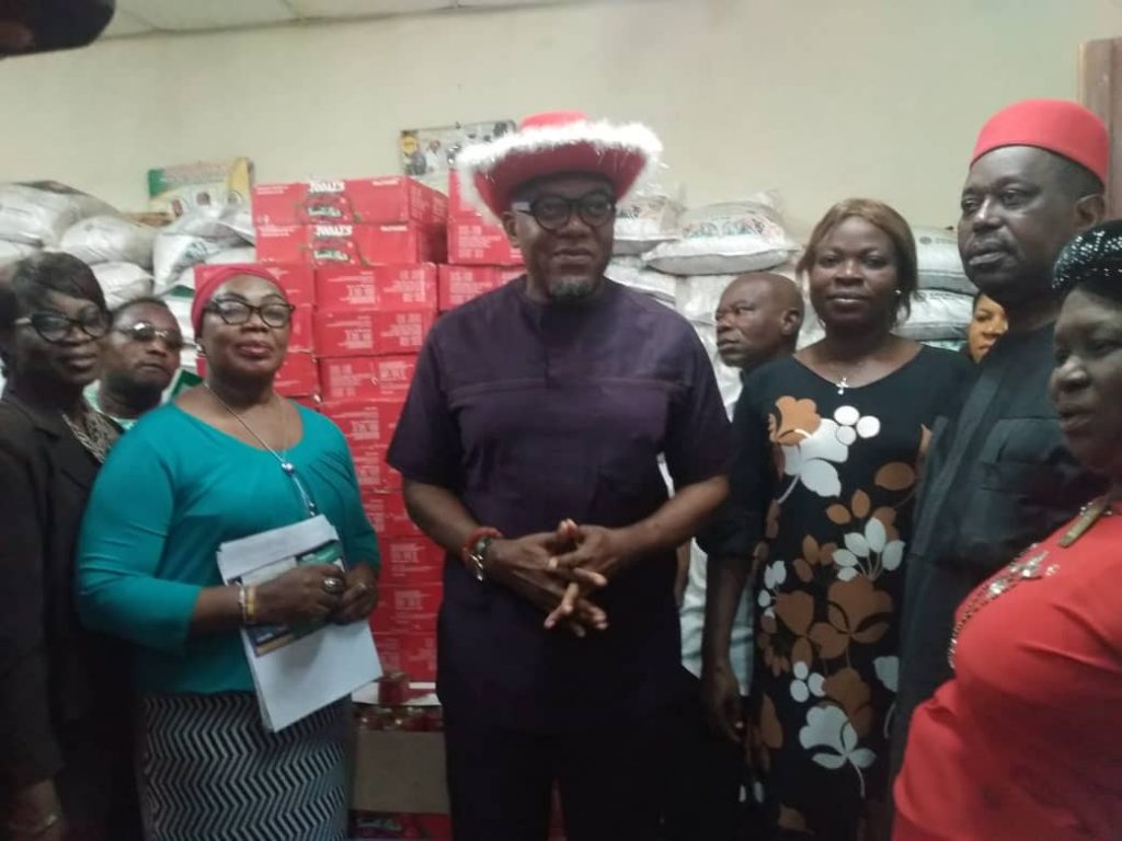 Yuletide: ABS Staff Receive Bags Of Rice From Governor Obiano