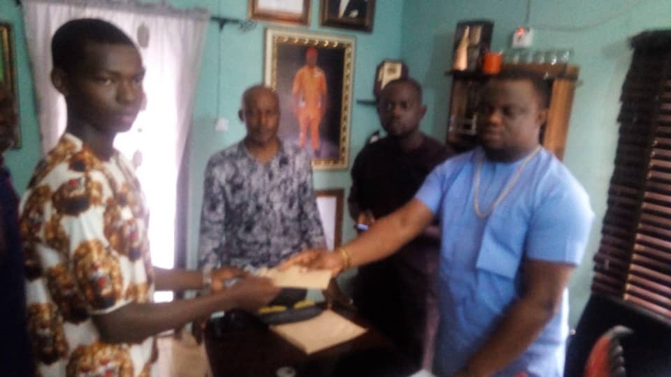 Anambra Lawmaker Okoye Offers Scholarship To 60 Students In Awka South Two  Constituency