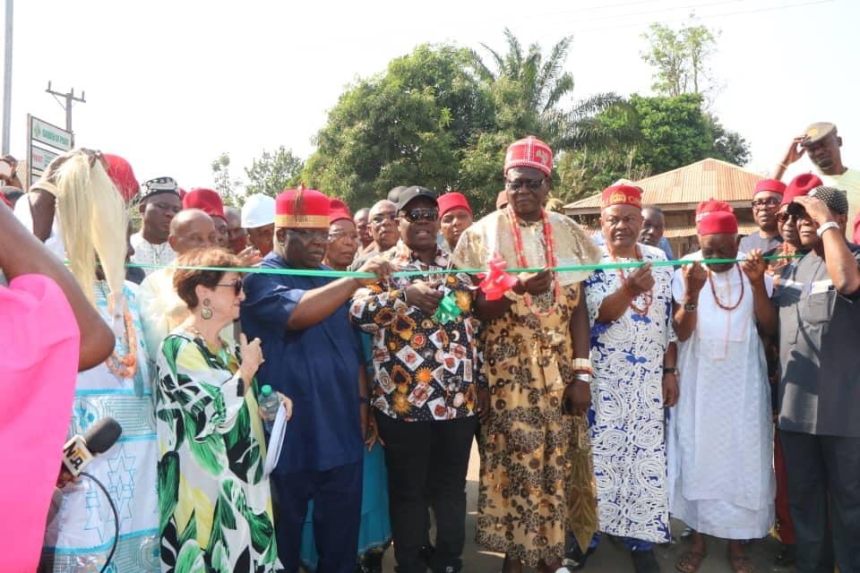 Aku Luo Uno: Governor Obiano inaugurates 1.2km road constructed by Chief Okeke in Abatete