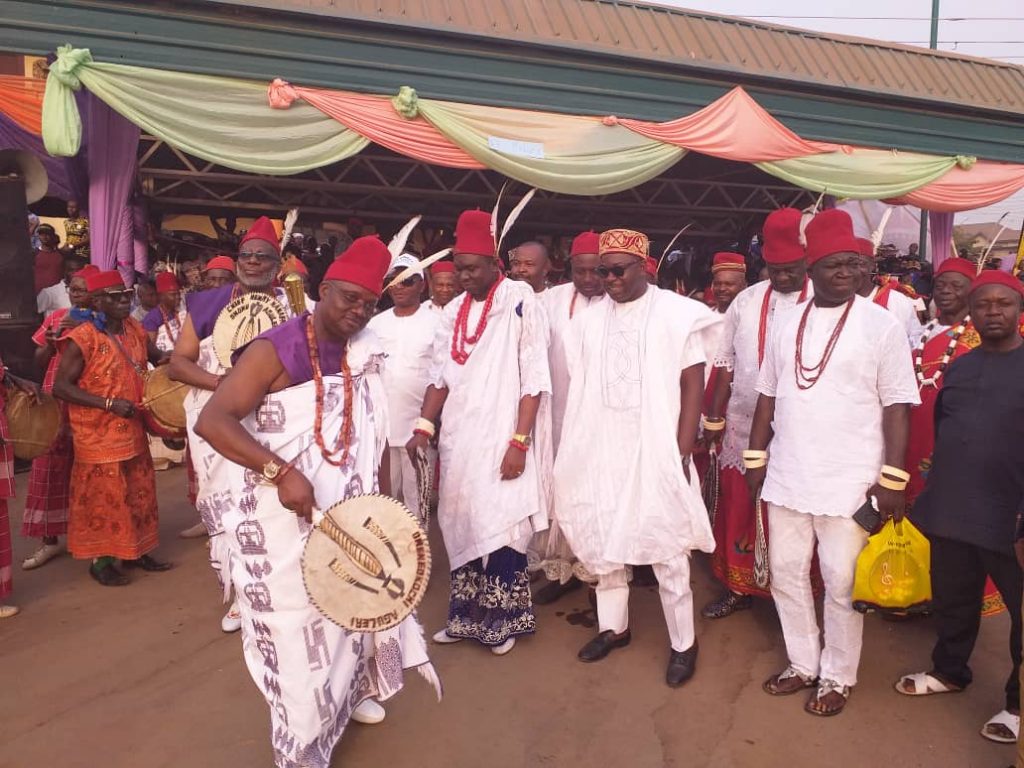 2020 Ovala Aguleri: Eze Mike Idigo Honours Chief Oguejiofor, Others, With Chieftaincy Titles