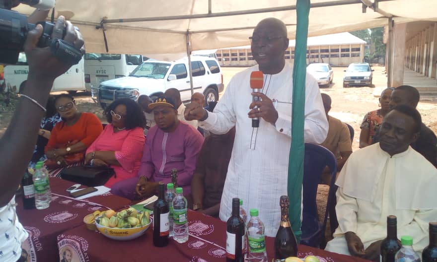 Corps Member Akpa Donates  Bungalow To School In Awka