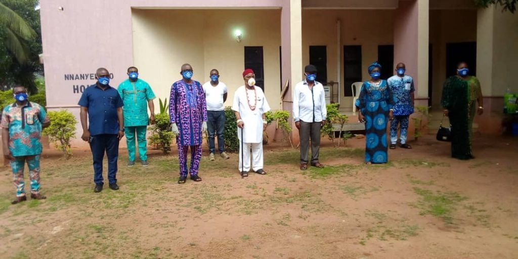 Federal Polytechnic Oko Donates Sanitizers, Face Masks To Igwe Laz Ekwueme