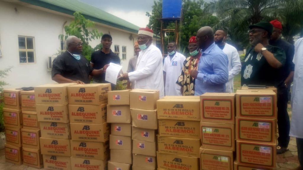 Igwe Onyido  Of  Ogidi,  Idemili North Council Area Donates Drugs, N1M To Support Anambra Govt Fight COVID -19