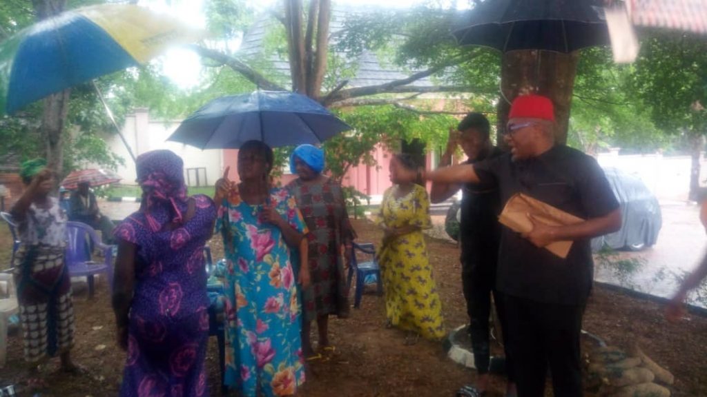 Sit – At – Home  : ABS MD/CEO Nworah Distributes Food Items To Ndi Umuakwu  Village, Enugwu -Ukwu, Njikoka Council Area