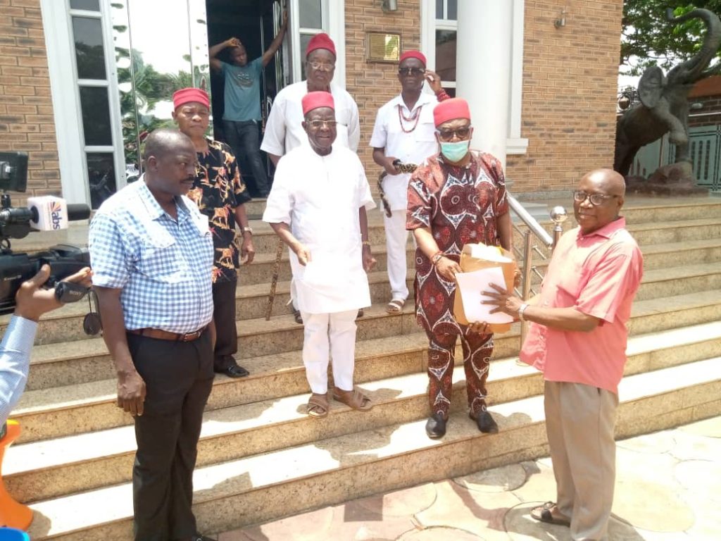 Stakeholders  In Umuakwu Village, Enugwu-Ukwu Disburse N10, 000 Each To Indigent Members