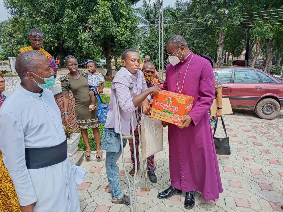 Children’s Day : Bishop Owen Hosts  Young People Living With Sickle Cell Anaemia In Onitsha