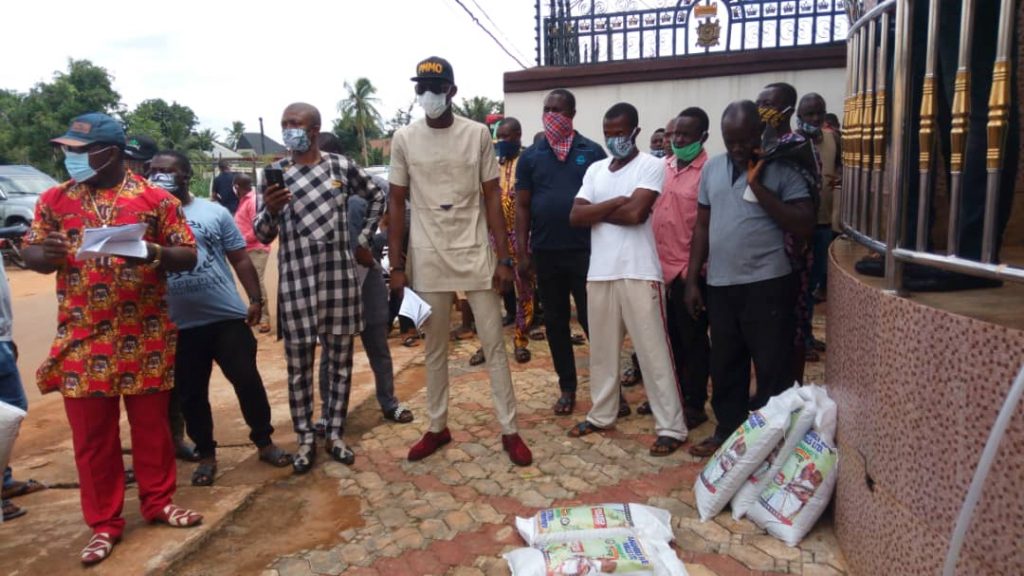 Onyekachi Onubogu Distributes Relief Materials To Ogidi Community