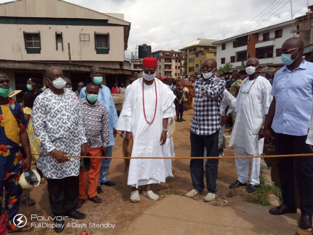 Igwe Achebe, Stakeholders In Onitsha Visit Nkisi Aroli-Obeleagu Gully Erosion Site, Commend Obiano’s Intervention