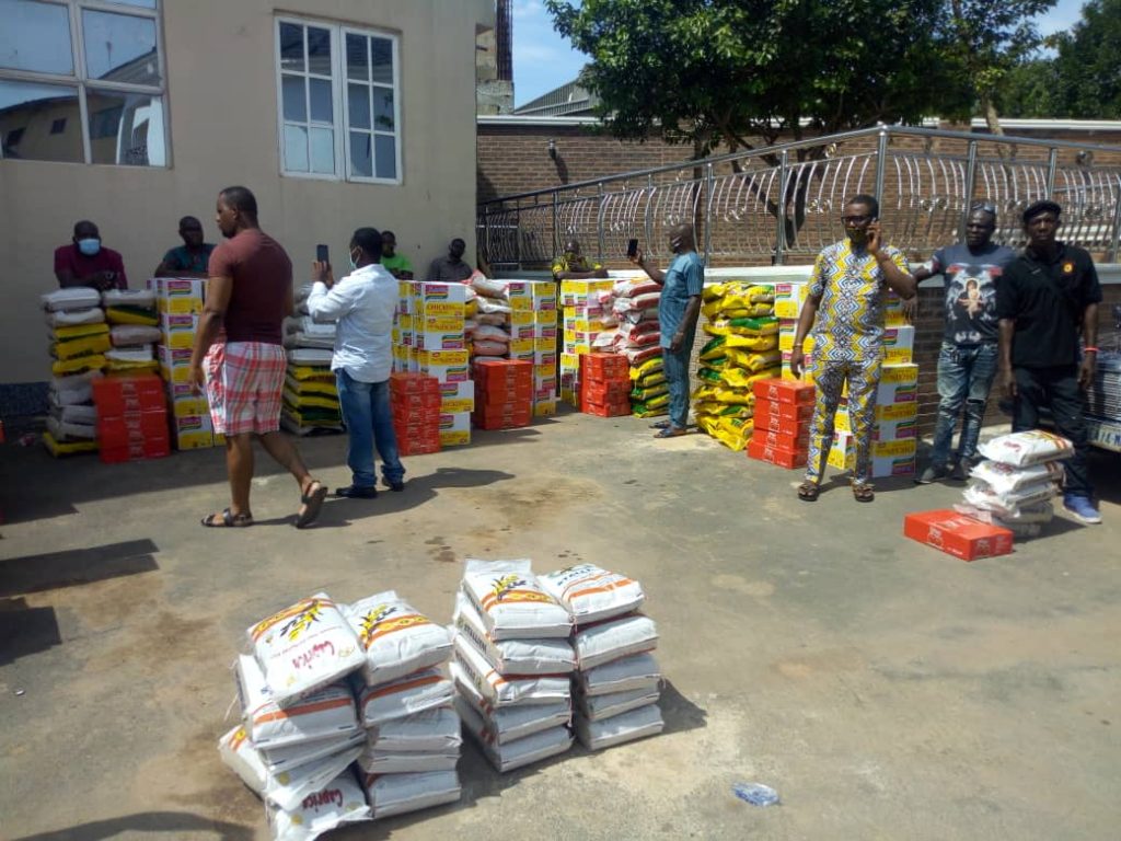 PG Awka Community Distributes Food Items To Indigenes Of The Town