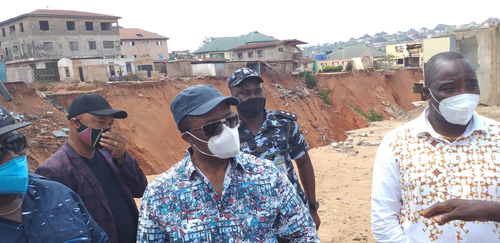 Work Commences  On  Obeleagu  Ozalla Road Erosion Site As Obiano Reechoes Call On FG To Declare State Of Emergency On Anambra Erosion Menace