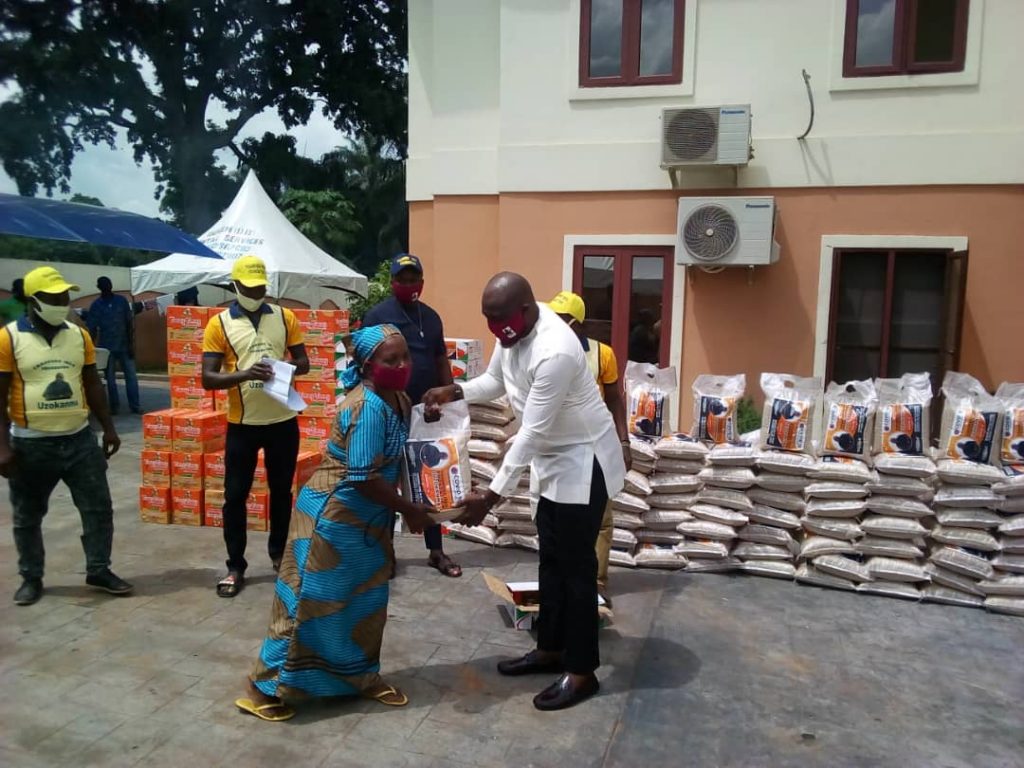 Uzokamma Foundation Distributes  COVID -19   Relief  Materials   To Over 150 Indigent Widows, Aged Members Of  Awgbu Community