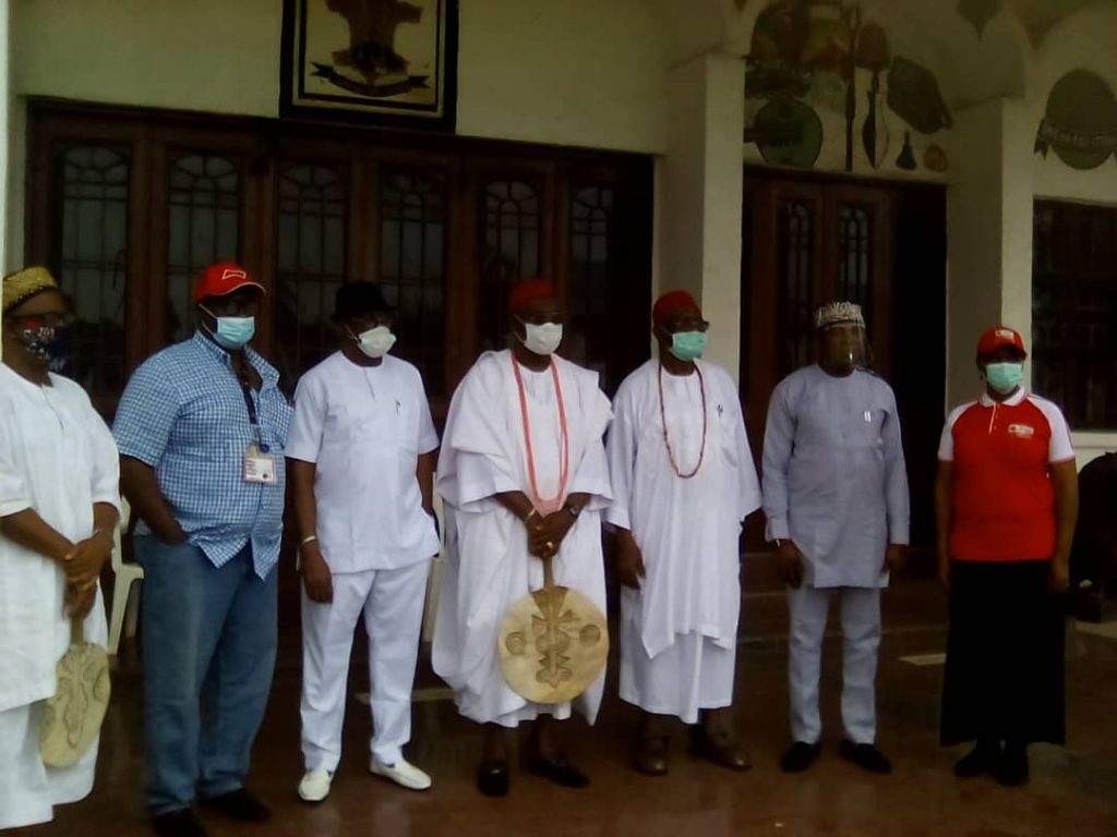 COVID -19 :  Onitsha Community Receives Bags Of Rice,  Beverages From International Breweries Plc