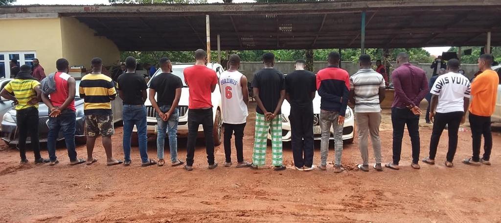 EFCC Arrests 14 Internet Fraudsters In Awka