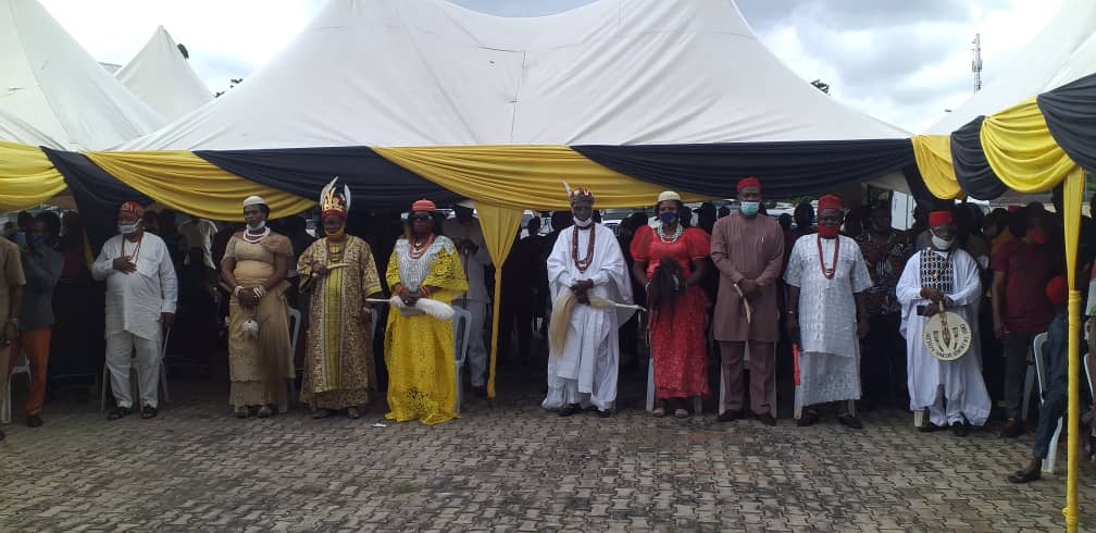 Obiano Presents Certificates Of Recognition To Igwe Nwafia Of Ezi -Agulu -Otu Aguleri And Igwe Mbanefo Of Mkpunando Aguleri