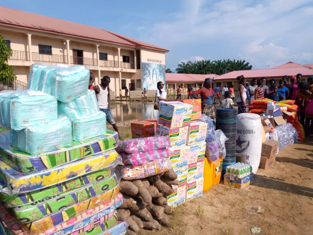 Mrs Obiano Visits Persons Displaced By Flood In Holding Centres, Donates Relief Materials