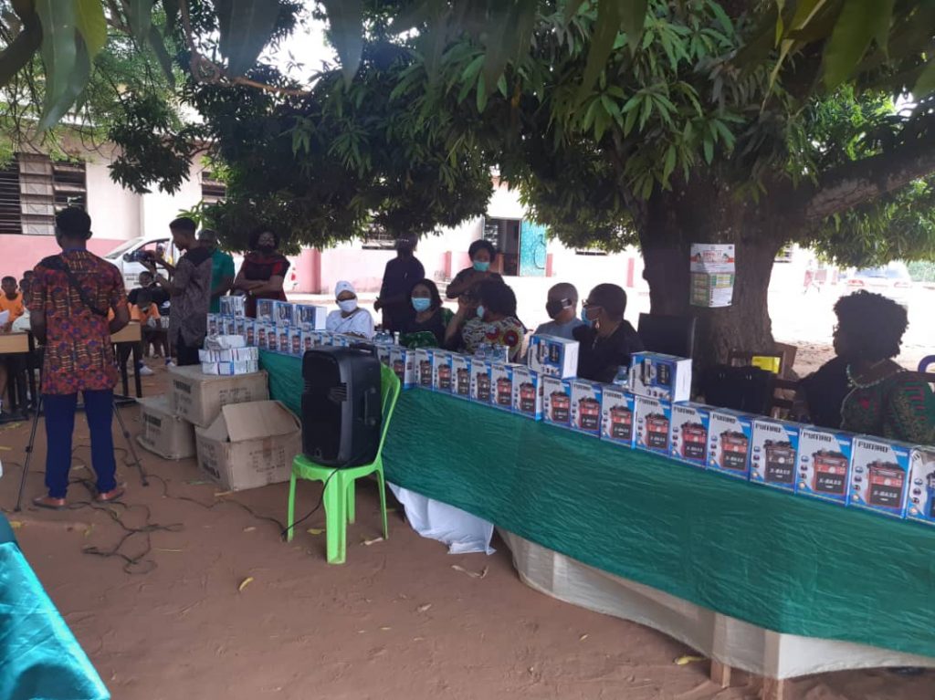 136 Radio Sets Distributed To School Children In Awka North Council Area To Promote Anambra State Teaching On Air Programme 