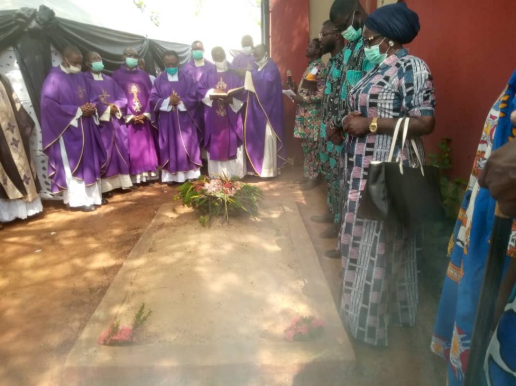 Former Anambra Assembly Speaker Onugbolu Laid To Rest  At Adazi Nnukwu Anaocha Council Area 