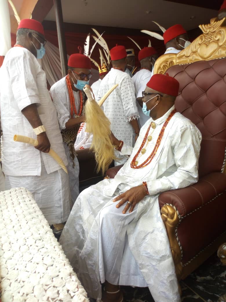 Traditional  Ruler Of Amawbia Awka South Council Area Igwe Nworah – Molokwu Coronated