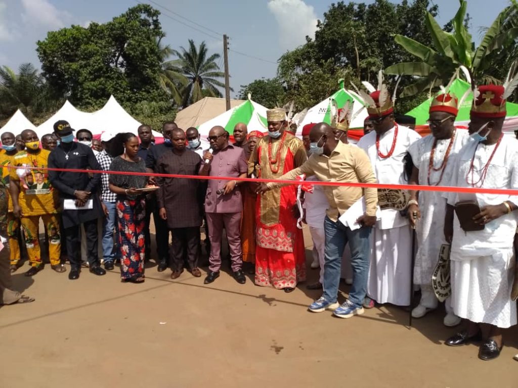 Obiano Inaugurates Igwe GNC Ezeudo Road, Uke, Idemili North Council Area