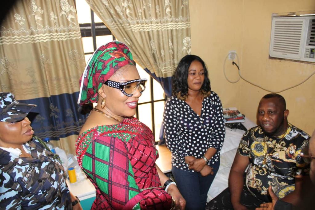 Mrs Obiano Consoles  Asuzu Family  On Death Of  Veteran Actor, Ernest Asuzu