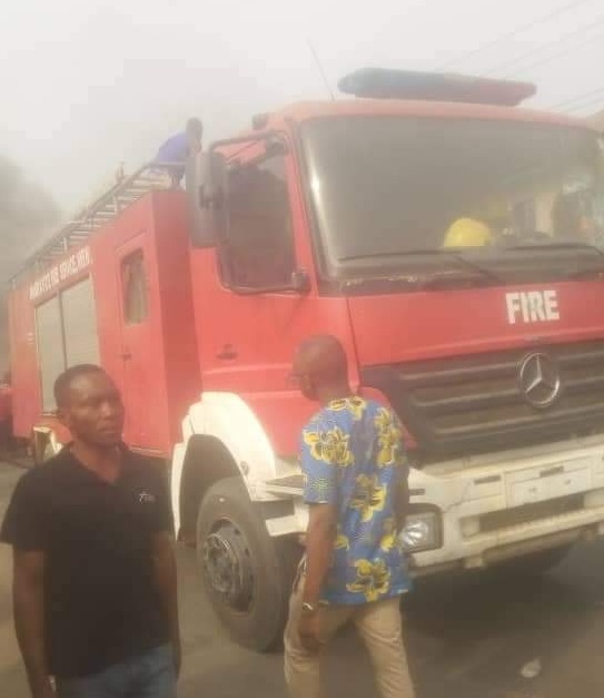 Anambra Fire Fighters Avert Major Fire Incident At A Petrol Station In Nnewi