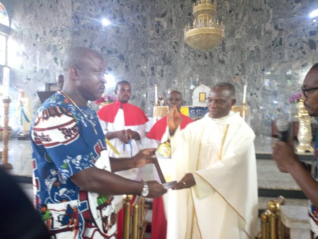 CMO St. James Catholic Church Neni Honours Late Anthony Enukeme With Posthumous Award