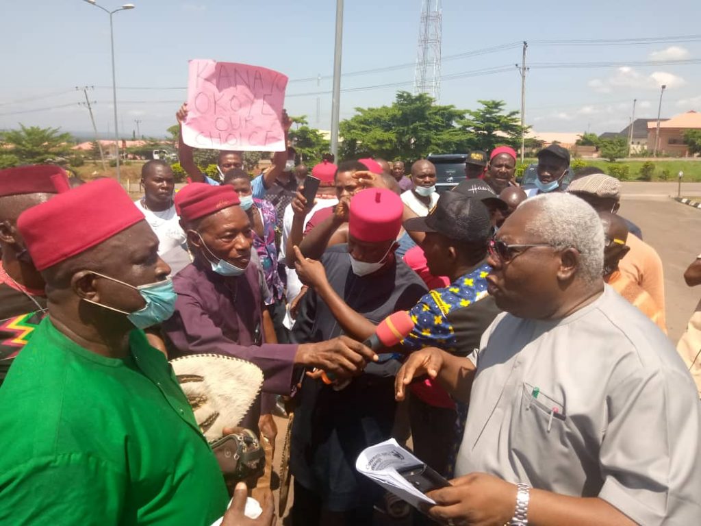 Group Demands  Recognition Of Kanayo Okoye As New Traditional Ruler Of Umuoji Community Idemili North Council Area, Takes Protest  To Anambra Govt House Awka