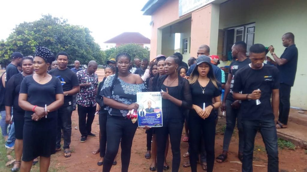 ABS Holds Candlelight Procession For Deceased Staff Members, Mrs Stella Okoye & Sunday Nwankwo