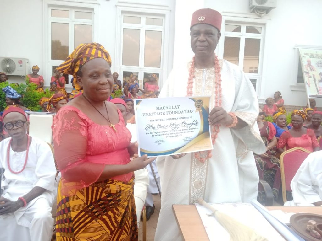 Ukwulu Community, Dunukofia Council Area  Honours Mrs Eunice Onuekwusi For Rejecting N5000 Inducement During Anambra Governorship Election