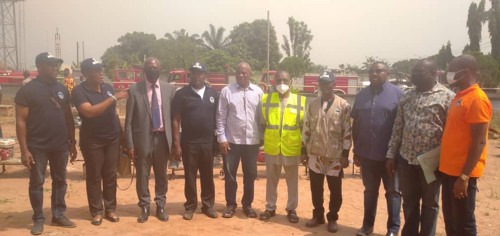 FG Distributes Relief Materials To Flood, Windstorm Victims In Anambra