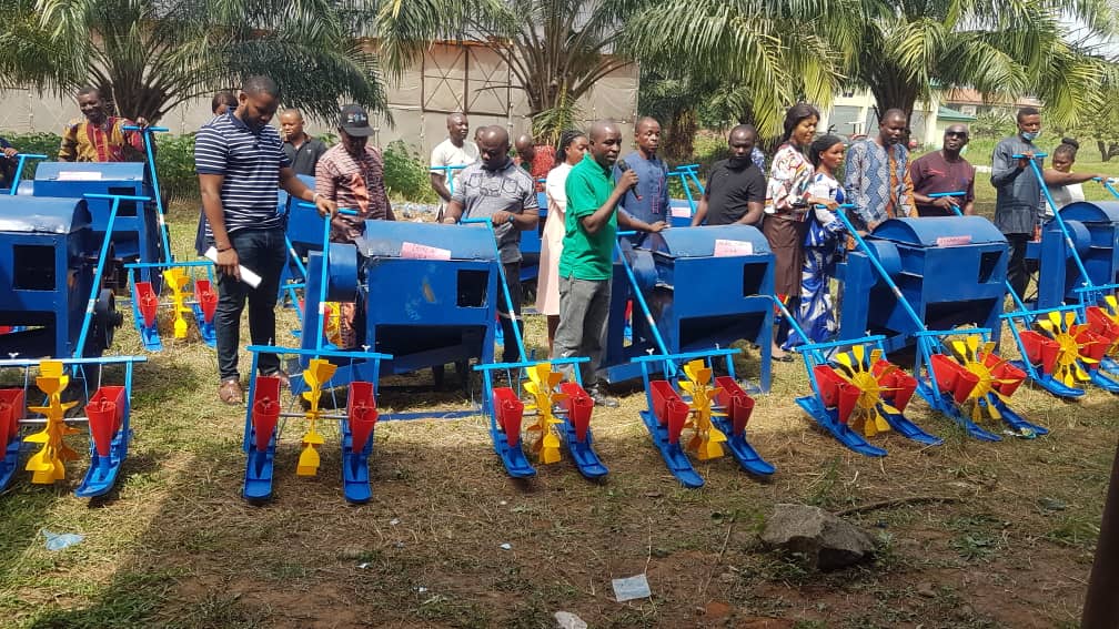 FG/IFAD VCDP Distributes Multimillion Naira Farm Implements To Farmers’ Groups In Anambra