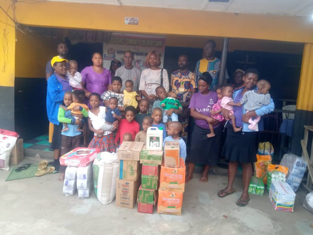 Yuletide: NITP Gives Succour To Inmates Of Correctional Centre Amawbia, Orphanages