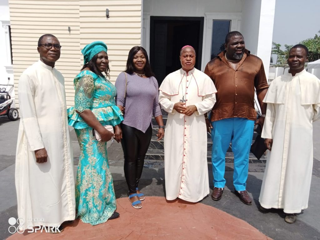 Bishop Okpalaeke Urges Privileged Individuals To Support Community Development, Welfare Of People