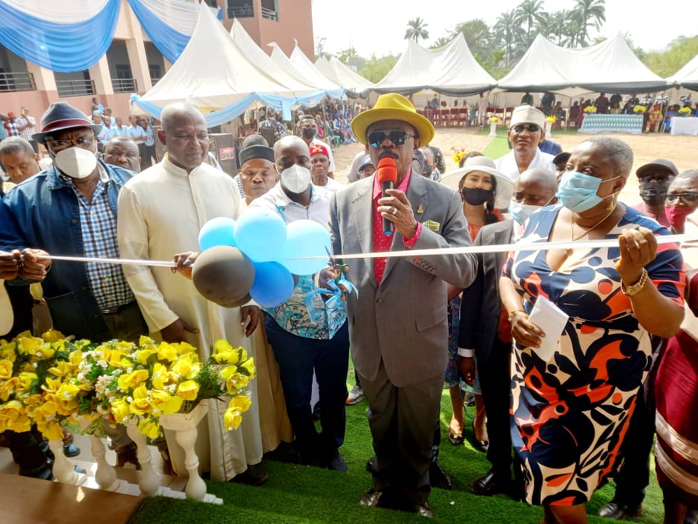 Governor Obiano Inaugurates Ultra – modern Hostel At Archbishop  Heerey Technical College Ogidi